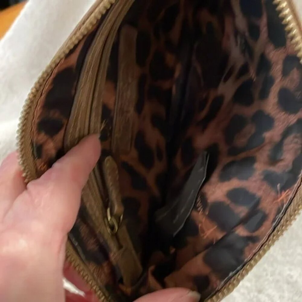 EUC B Makowsky Genuine Leather Crossbody Handbag. Taupe Color - Picture 8 of 9